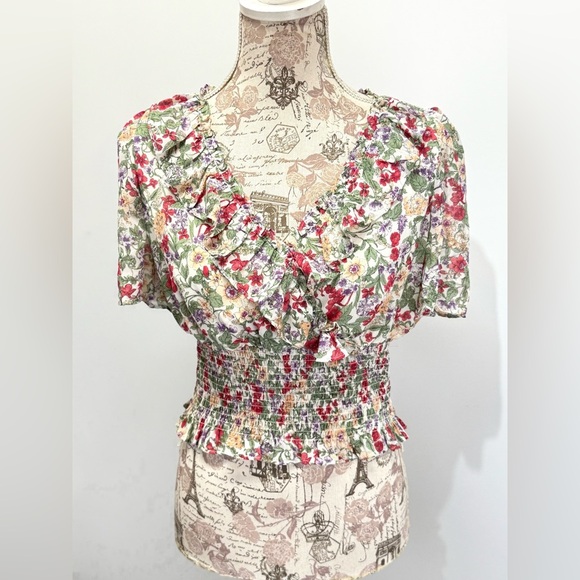 ASTR Cream and Pink Floral smocked surplice top size S - Picture 6 of 13